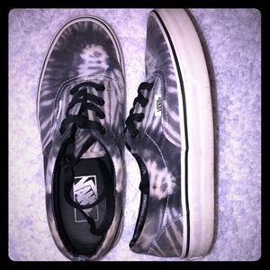 Womens or men’s size 7.5 tyedye Vans skater shoes